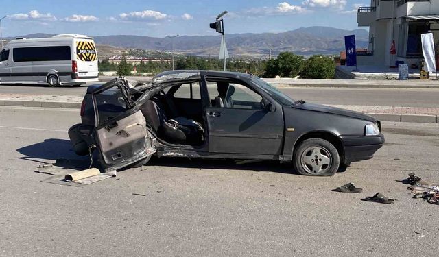 Elazığ’da korkutan kaza: 1'i ağır 3 yaralı