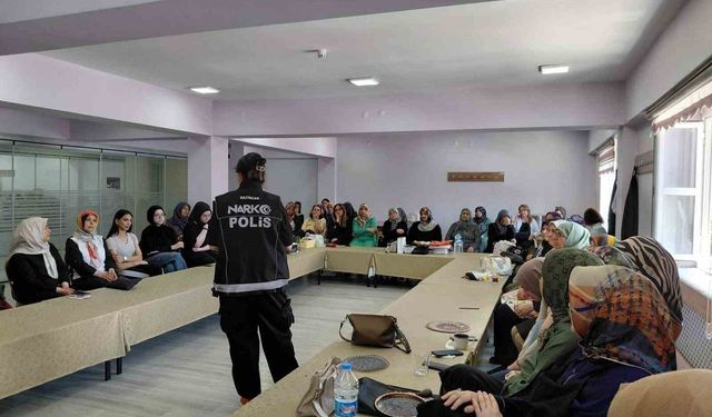 Erzincan’da binlerce kişiye uyuşturucuyla mücadele eğitimi