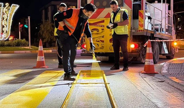 Erzincan'da yol çizgileri yeniden boyanıyor