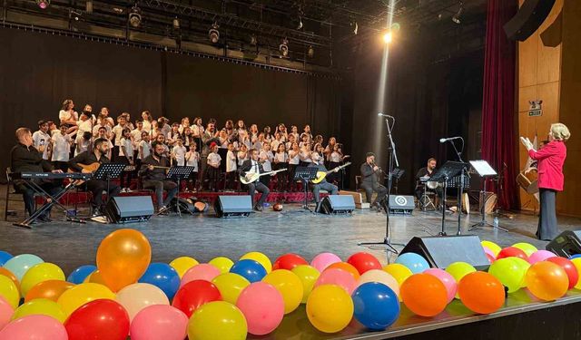 Erzurum'da türkü dolu gece düzenlendi