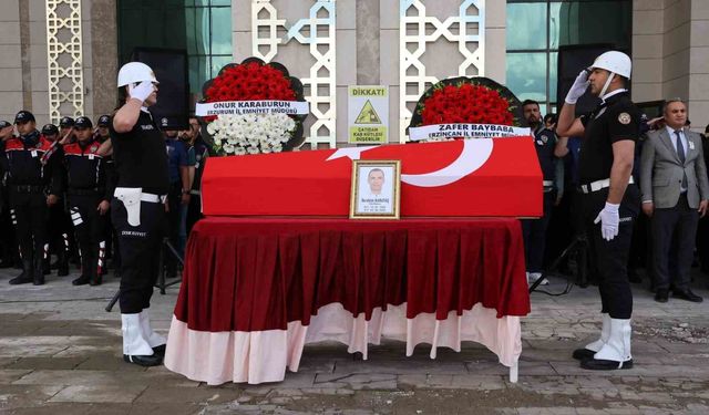 Kanser nedeniyle hayatını kaybeden polis memuru göz yaşlarıyla uğurlandı