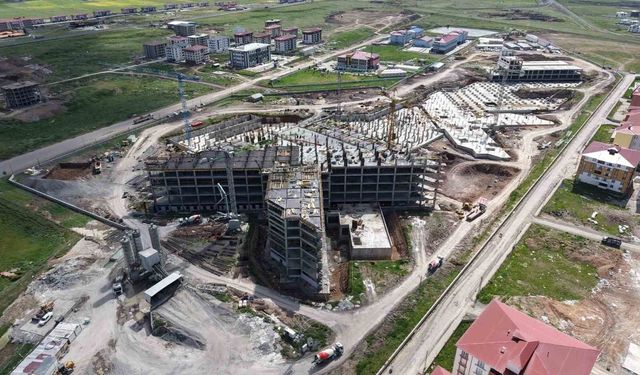 Kars'ta 500 yataklı Bölge Hastanesi inşaatı hızla yükseliyor