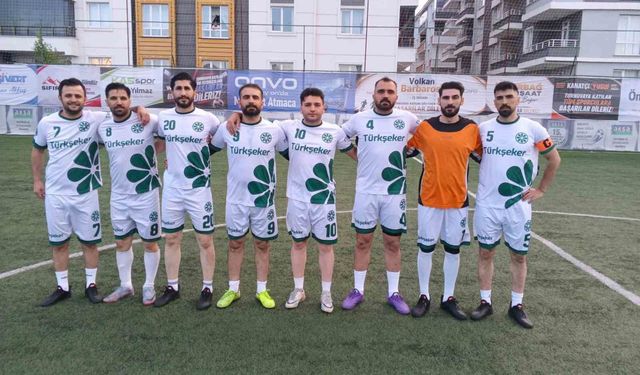 Kurumlar arası turnuvada kupanın sahibi Türk Şeker Spor oldu