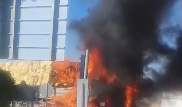 Malatya'da saman yüklü tır küle döndü
