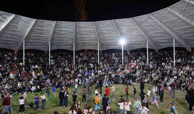 Tortum Şelalesi Festivali'nde renkli görüntüler ortaya çıktı