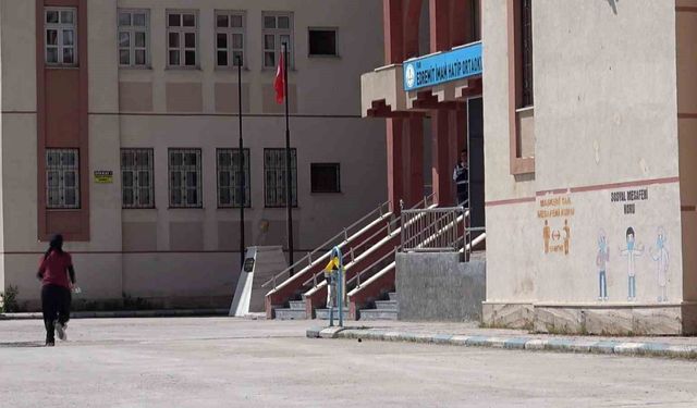 Van'da 18 bin 468 öğrenci LGS'de ter döktü