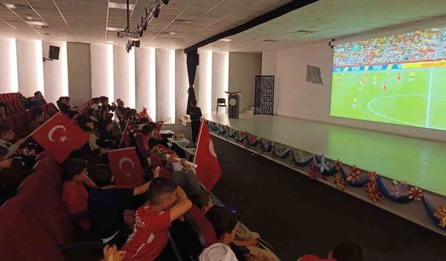 Van'da milli maç heyecanı yaşandı