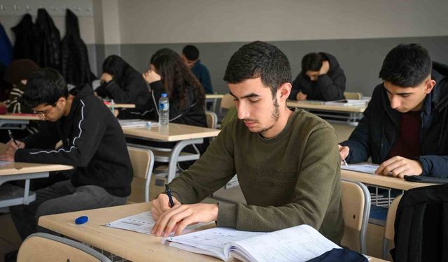 YKS yolunda olan 507 öğrenciye Büyükşehir desteği