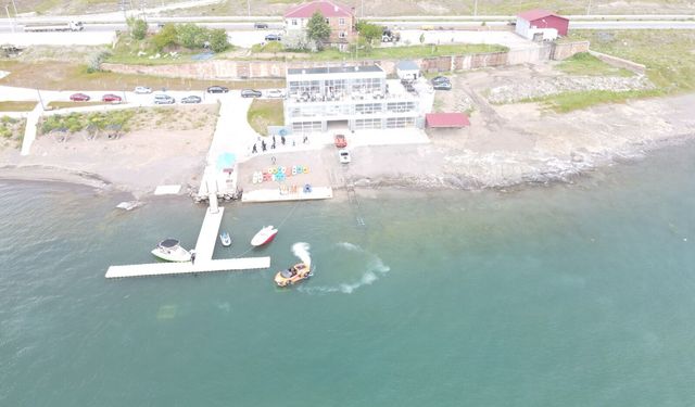 Ahlat su sporları merkezi sezonu açtı
