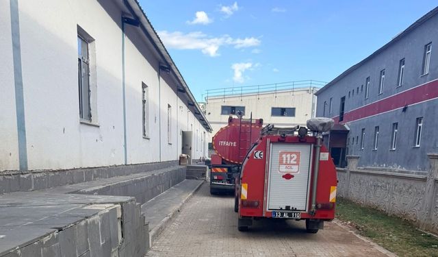 Bitlis OSB’de tekstil fabrikasında yangın: 15 işçi dumandan etkilendi