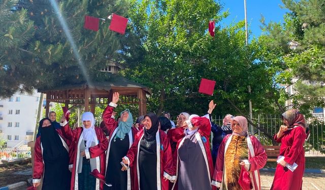 Tatvan'da ADEM kursiyerlerine belge töreni