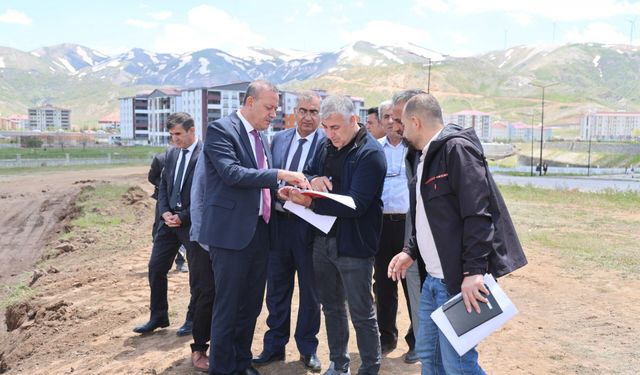 Rektör Elmastaş kampüsteki yatırımları ve projeleri yerinde inceledi