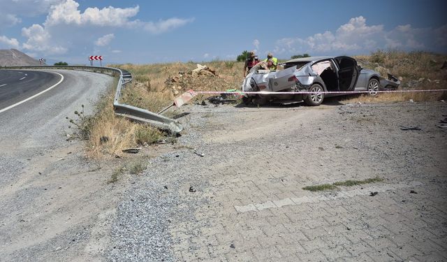 Tatvan-Van kara yolunda feci kaza: 5 kişi yaralandı