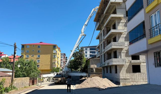 Tatvan'da bilinçsizce kapatılan yollar vatandaşları mağdur ediyor