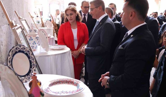 15 Temmuz anısına hazırlanan 200 eser sanatseverlerle buluştu