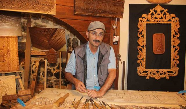 56 yaşındaki ahşap oyma ustası, ağaca yeniden hayat veriyor