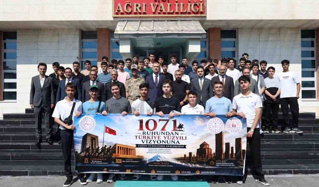 Ağrı'dan öğrenciler tarih ve değerler yolculuğuna çıktı