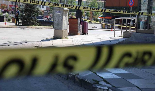 Banka önünde şüpheli valiz alarmı paniğe neden oldu