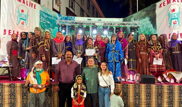 Eğin kınası ve mani atışması geleneği sürdürüldü