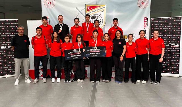 Erzincanlı sporcular Türkiye Şampiyonası'ndan 5 madalyayla döndü