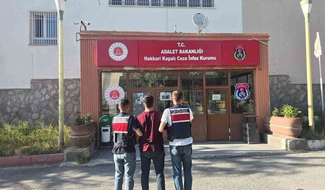Hakkari'de aranan 4 hükümlü JASAT operasyonuyla kıskıvrak yakalandı