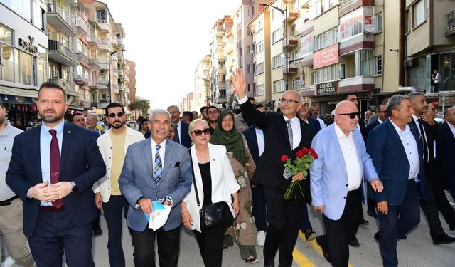 Kayısı Festivali'nde kortej yürüyüşü coşkusu