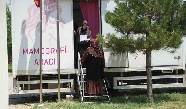 Mobil mamografi aracı Muş'ta kadınlara umut oluyor