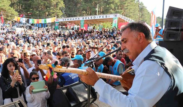 Şenkaya'da Bal Festivali tarihe geçti: 20 bin kişilik katılım