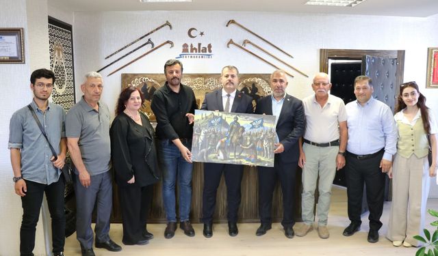 Atayurt Ahlat Derneği’nden Kaymakam Kaya’ya hayırlı olsun ziyareti