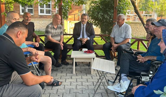 Ahlat Kaymakamı Kaya'dan Engelsiz Yaşam Merkezi'ne Ziyaret