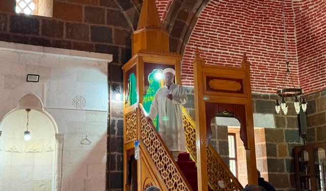 Ahlat'ta Cuma Hutbesinde Ayasofya'nın yeniden ibadete açılışı hatırlatıldı