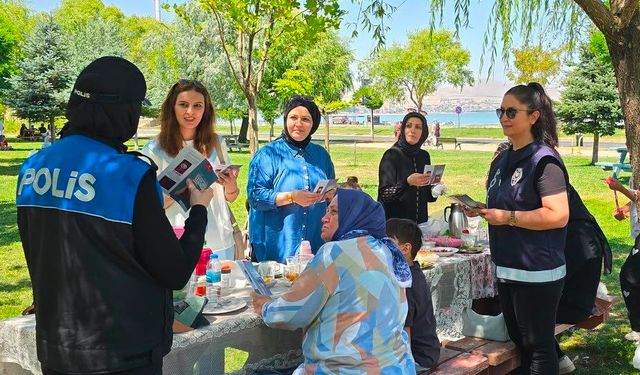 Tatvan'da kadınlara KADES uygulaması tanıtıldı