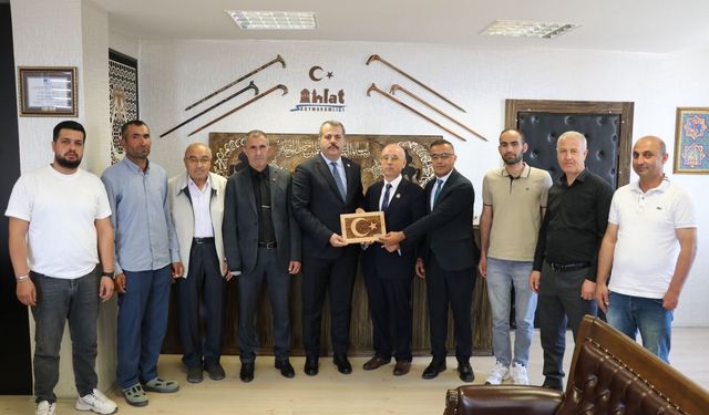 Ahlat’ta Kaymakam Kaya’ya ziyaret