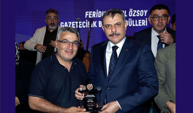 Özkan Olcay'a Doğu'nun Medya Oscarları'nda Gazetecilik Başarı Ödülü