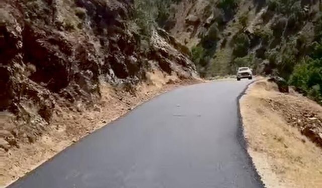 Bitlis'te BSK yol yapım çalışmaları aralıksız sürüyor