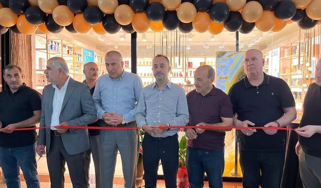 Tatvan'da Loris Parfüm hizmete açıldı