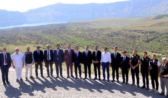 Bakan Yardımcısı Demiralp, Nemrut Kalderası'nı inceledi