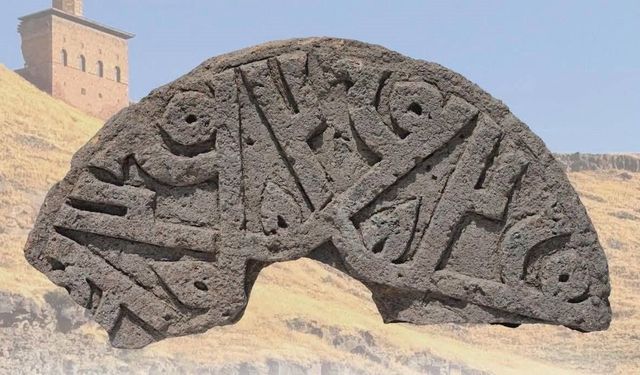 6 kez Hz. Muhammed ismi yer alıyor: Selçuklu taşı Ahlat’ta