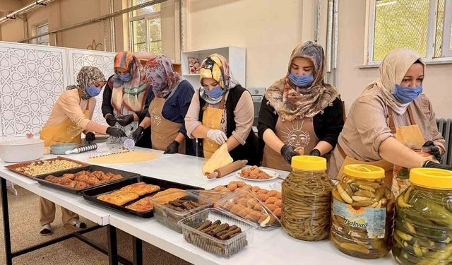 Ağrı'da 7 kadın hem üretiyor hem aile ekonomisine katkı sağlıyor
