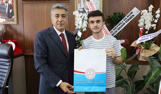 Ağrılı öğrenciden Kur'an-ı Kerim'i Güzel Okuma Yarışması'nda büyük başarı