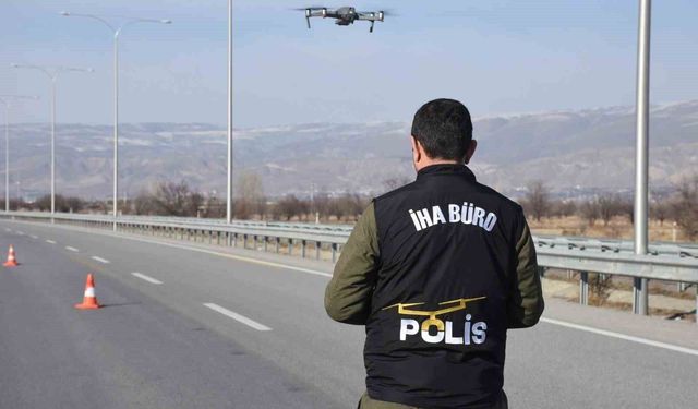 Erzincan'da drone destekli trafik denetimi yapıldı