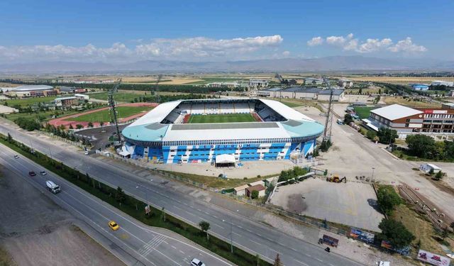 Kazım Karabekir Stadyumu kapılarını tam kapasiteyle açıyor