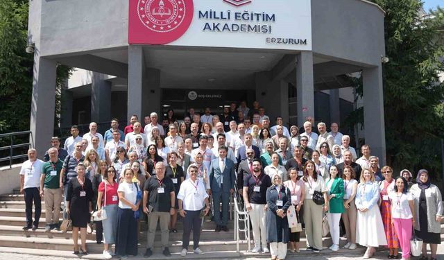 Mesleki ve Teknik Eğitimde Türkiye Yüzyılı Maarif Modeli öğretmen eğitici eğitimi