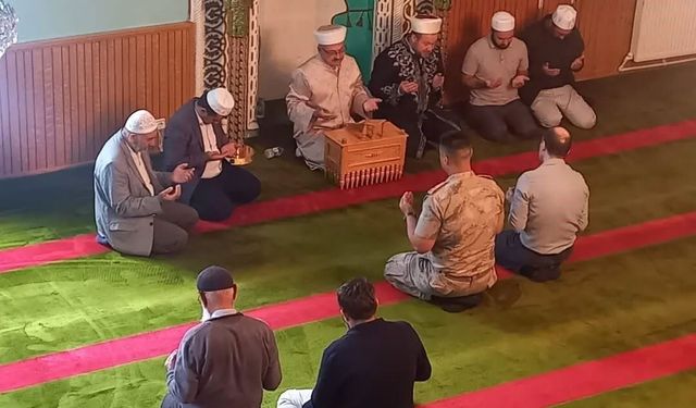 Oltu'da 1001 Hatim programı düzenlendi