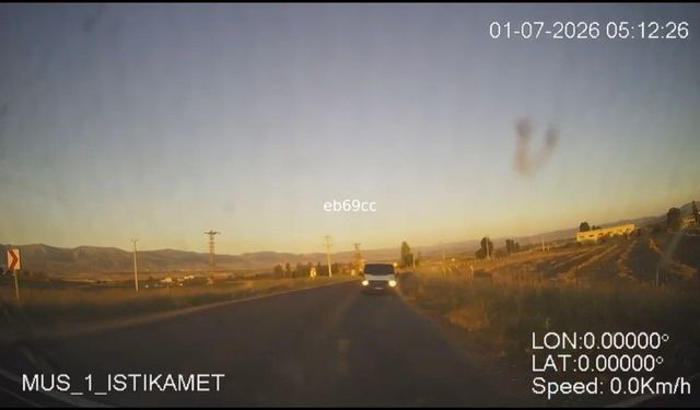 Ters yönde ilerledi, ambulans kamerasına takıldı