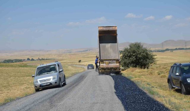 Uzgörür'de asfalt ve altyapı çalışmaları devam ediyor
