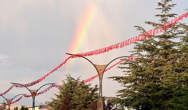 Ahlat'ta gökkuşağı oluştu