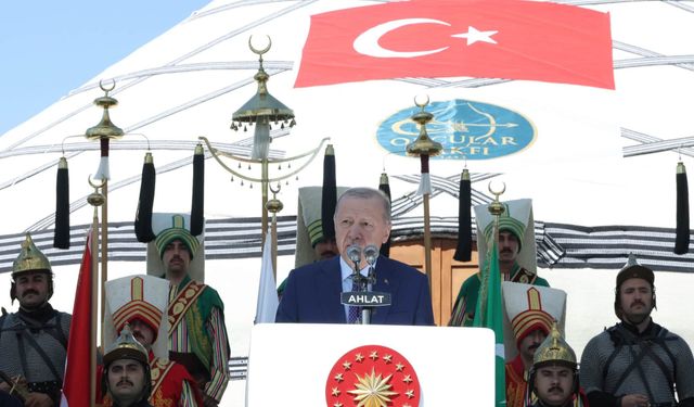 Ahlat’ta tarihi gün: Cumhurbaşkanı Erdoğan’dan dikkat çeken açıklamalar