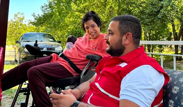 Genç Kızılay Adilcevaz’dan özel gereksinimli bireye akülü araç desteği