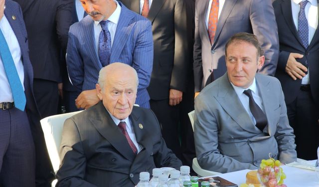 Bahçeli Ahlat'ta vatandaşlarla buluştu